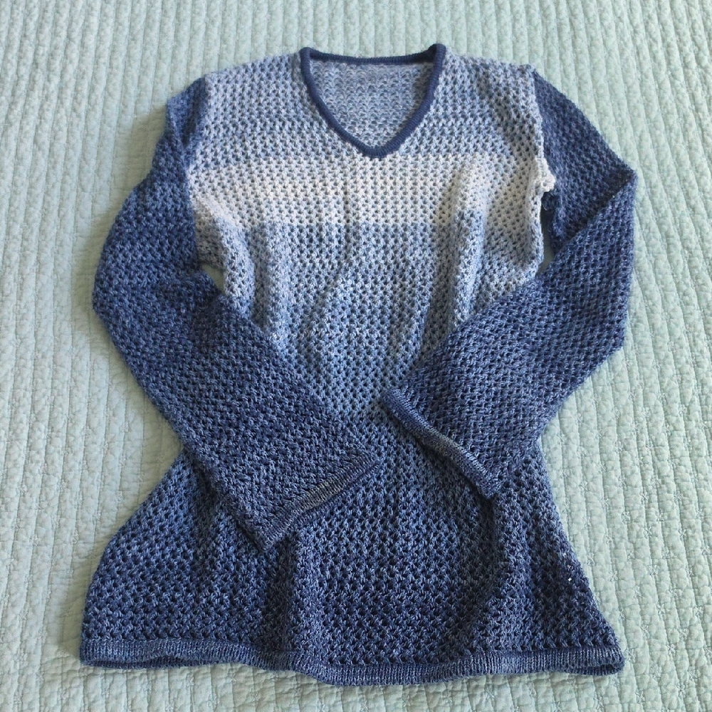Blue and White Cotton V-Neck Knit Women's Sweater M/L